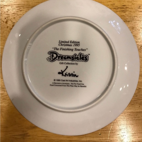 Kristin Dreamsicles Christmas Collector Plate The Finishing Touches 1995 - Picture 2 of 2